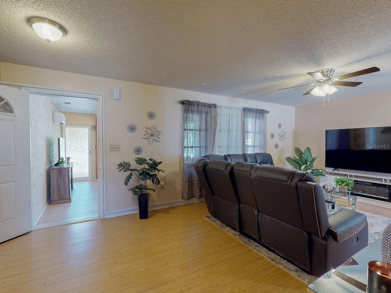 OAK VIEW MANOR - Residential