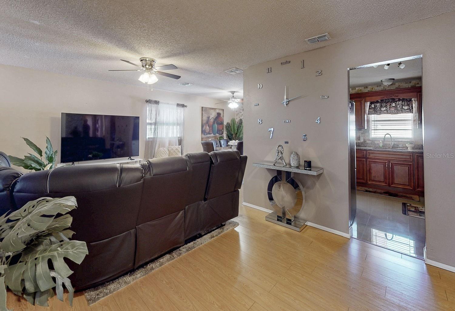 OAK VIEW MANOR - Residential