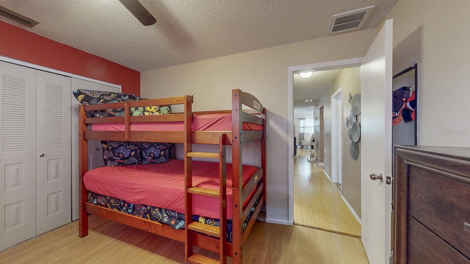 OAK VIEW MANOR - Residential