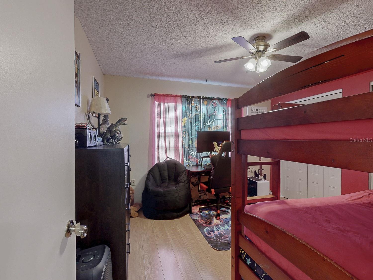 OAK VIEW MANOR - Residential