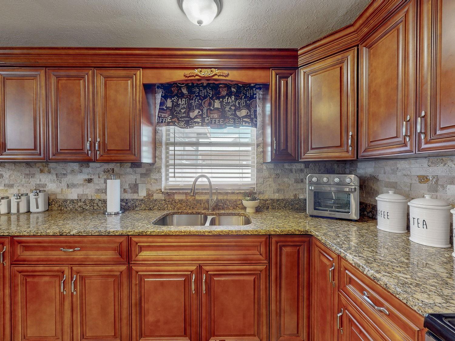 OAK VIEW MANOR - Residential