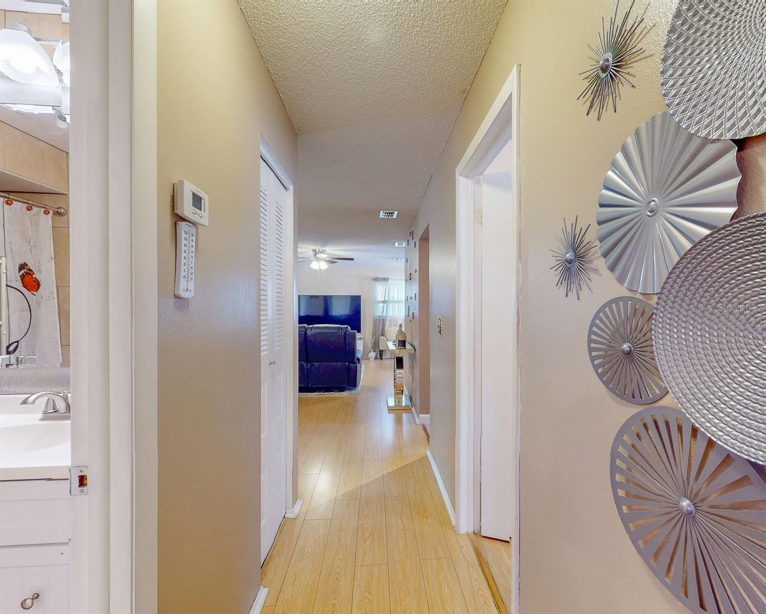 OAK VIEW MANOR - Residential