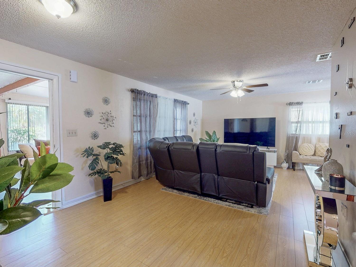 OAK VIEW MANOR - Residential