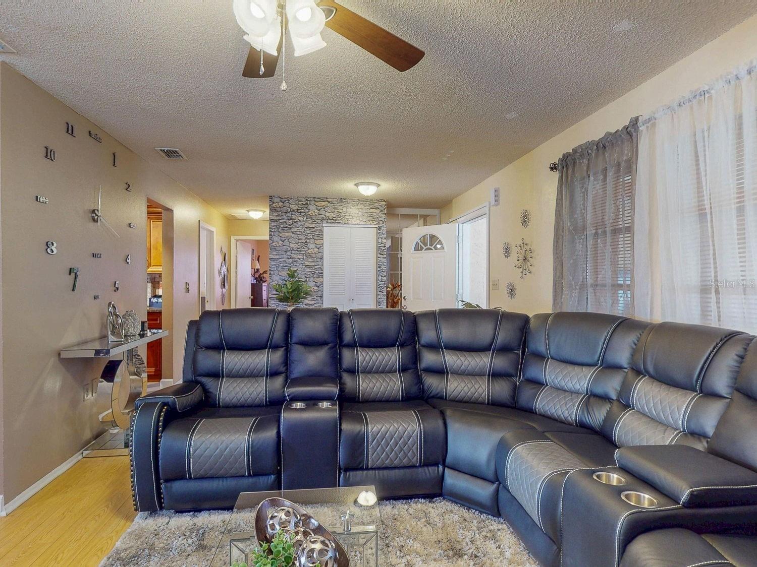 OAK VIEW MANOR - Residential