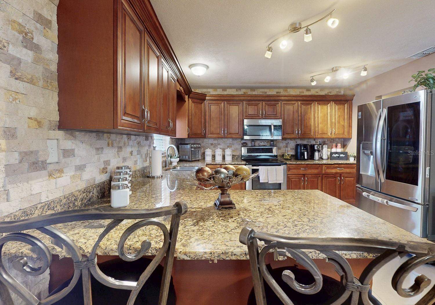 OAK VIEW MANOR - Residential