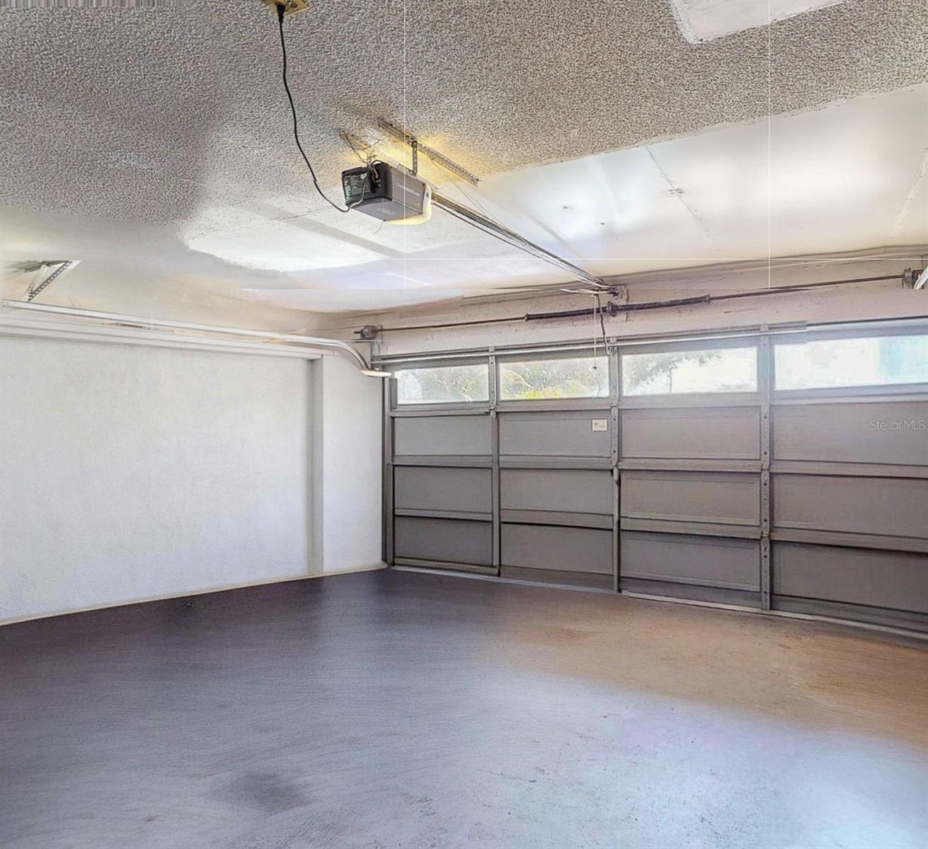 OAK VIEW MANOR - Residential