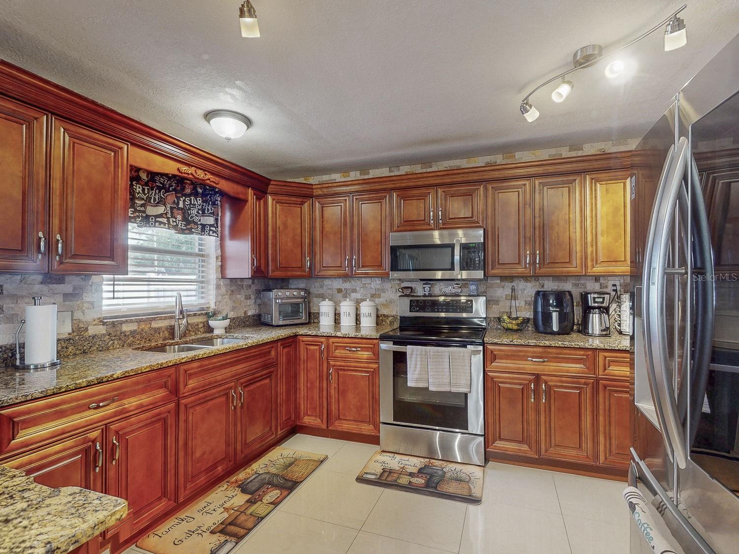 OAK VIEW MANOR - Residential