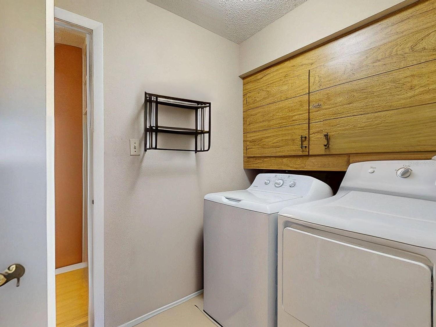 OAK VIEW MANOR - Residential