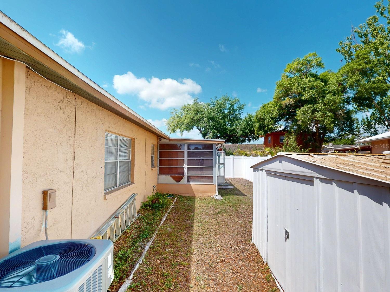 OAK VIEW MANOR - Residential