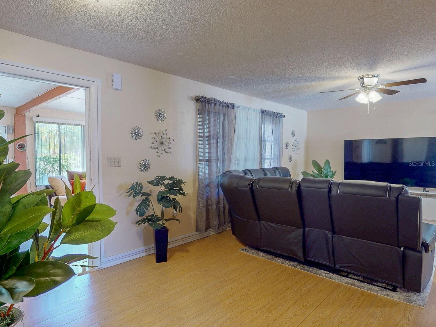 OAK VIEW MANOR - Residential