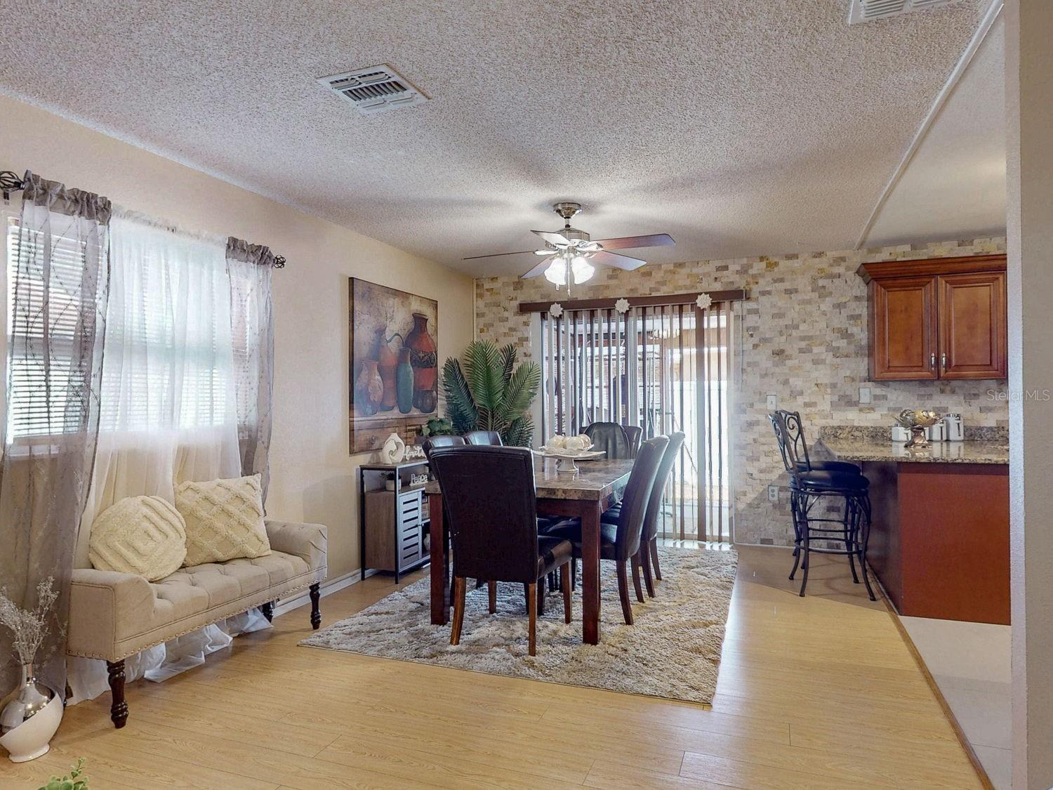 OAK VIEW MANOR - Residential