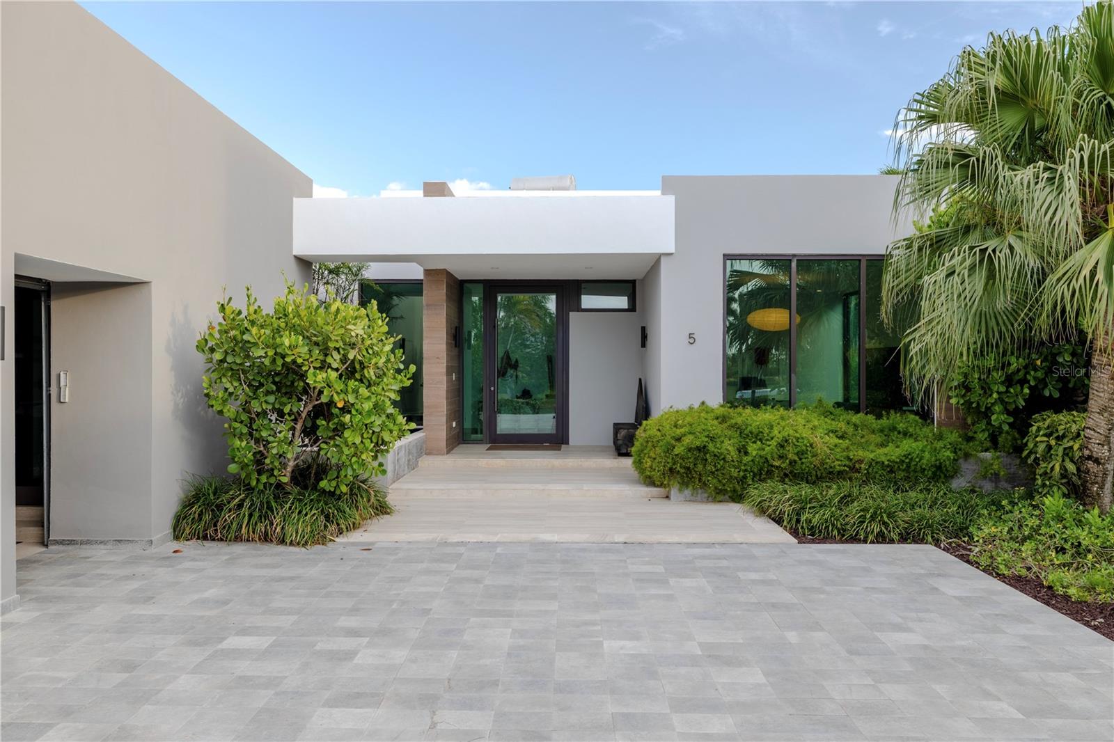 5 SALT LANE