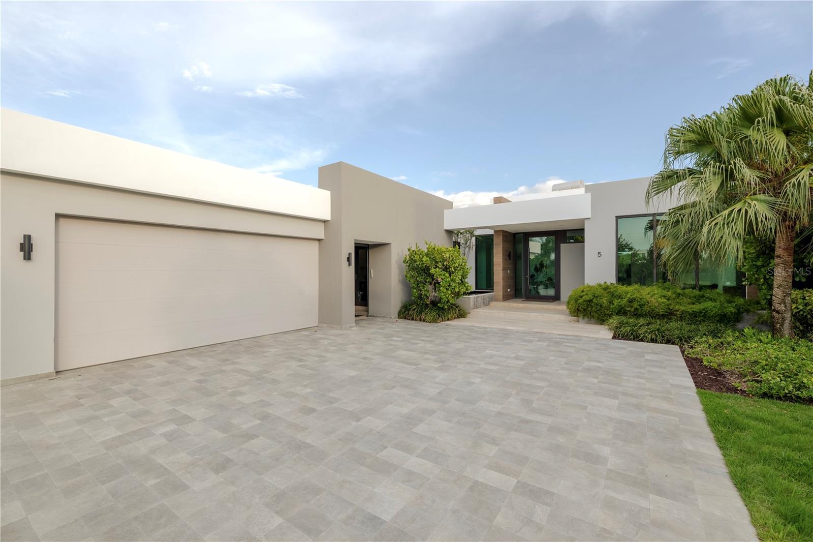 5 SALT LANE