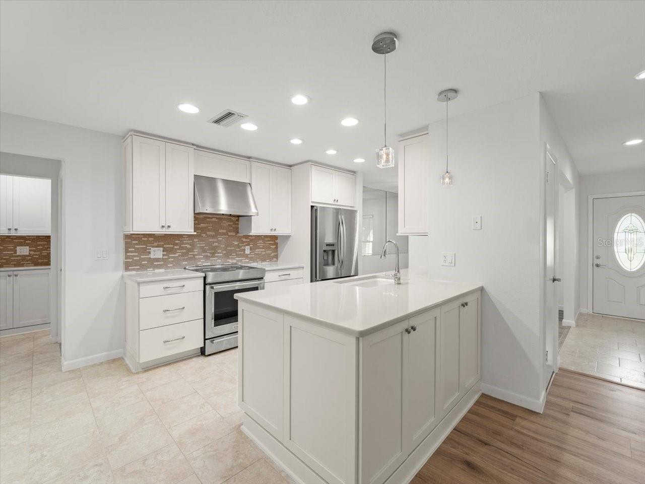 4016 WINDTREE DRIVE