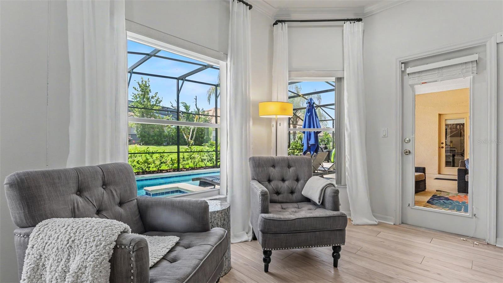 BELLALAGO PH 4P - Residential