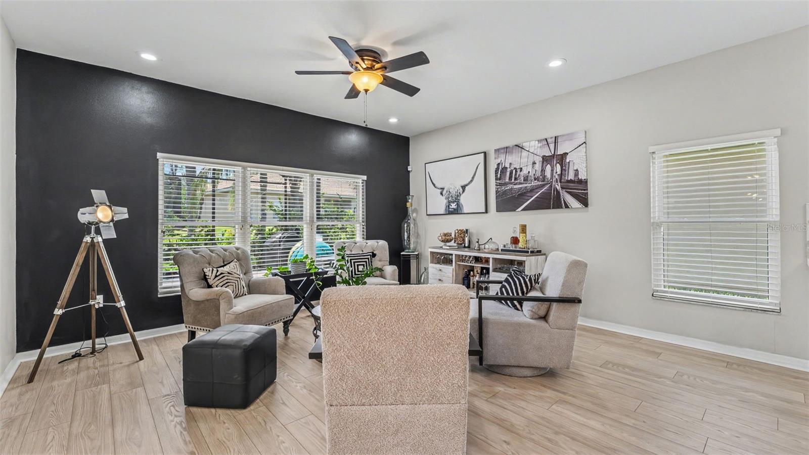 BELLALAGO PH 4P - Residential