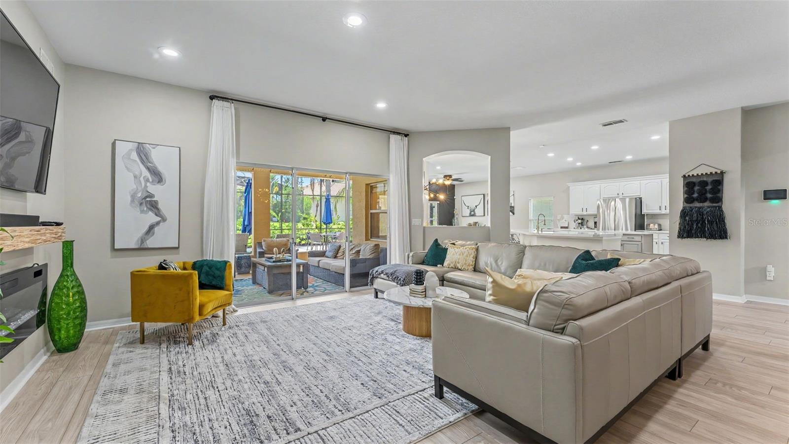BELLALAGO PH 4P - Residential