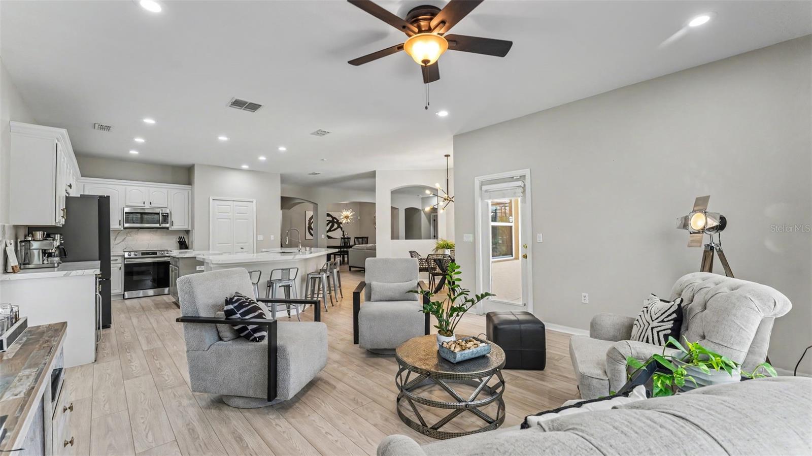 BELLALAGO PH 4P - Residential