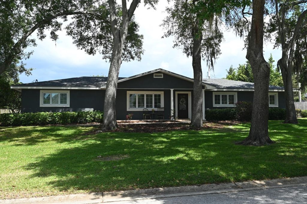 Photo of 1311 Estatewood Drive, Brandon, FL 33510 (MLS # TB8498175)