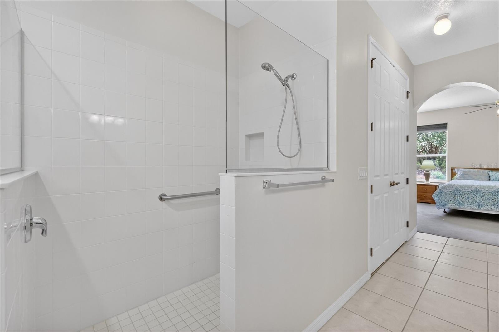 ROYAL HIGHLANDS PH 02-B LT 1317 PB 50 PG - Residential