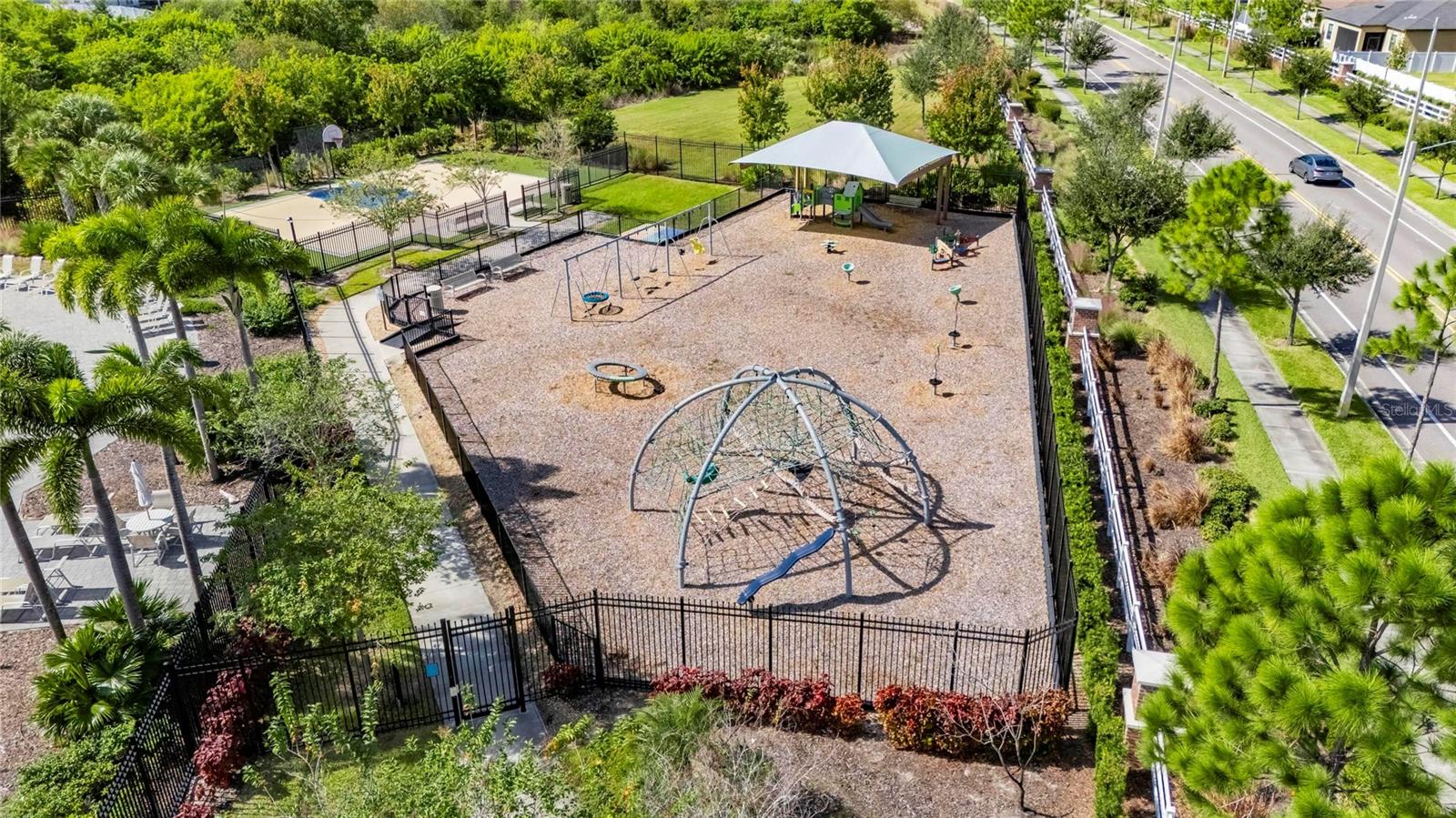 SOUTH FORK S & TR T - Residential Lease