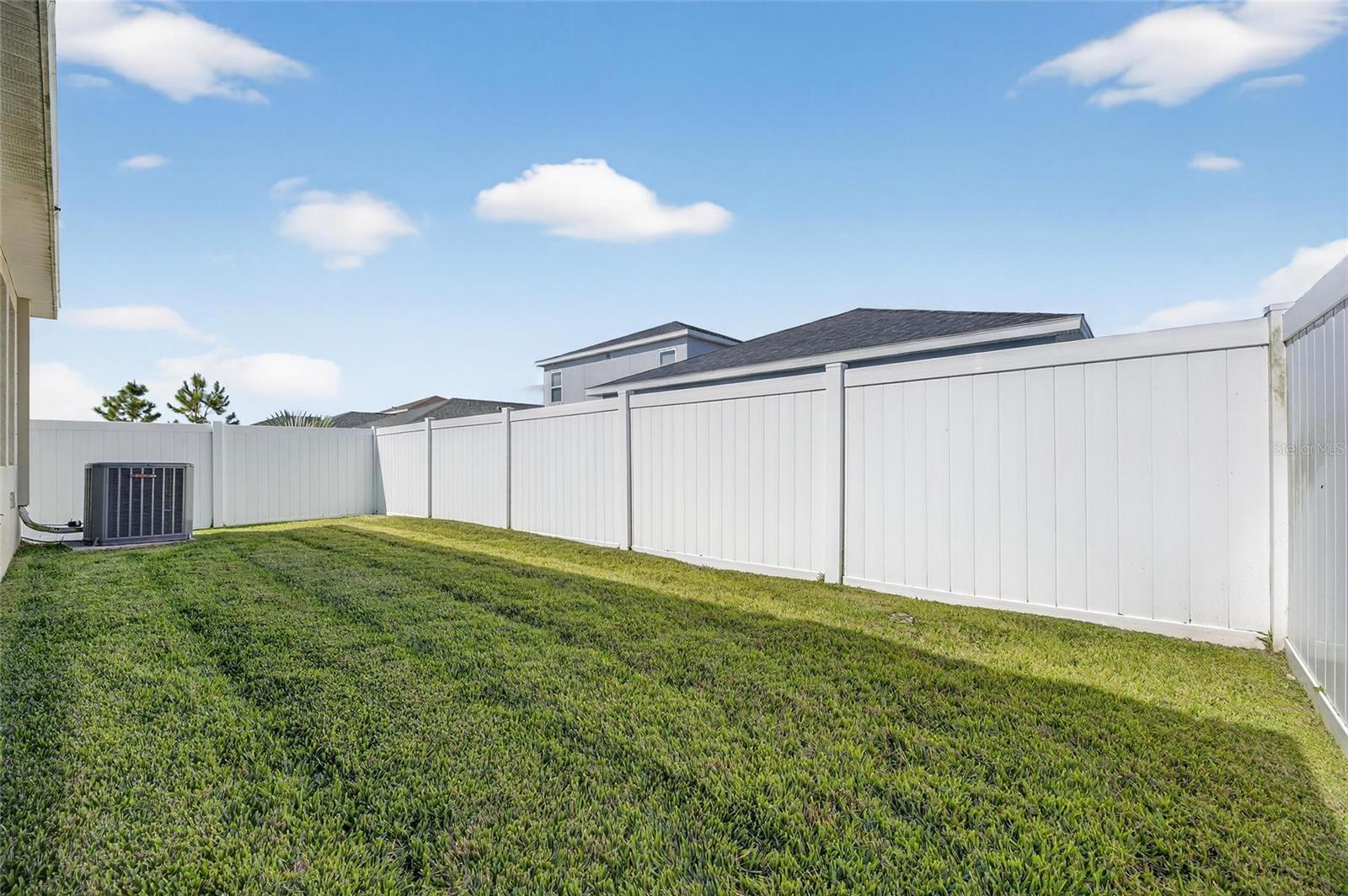 SOUTH FORK S & TR T - Residential Lease