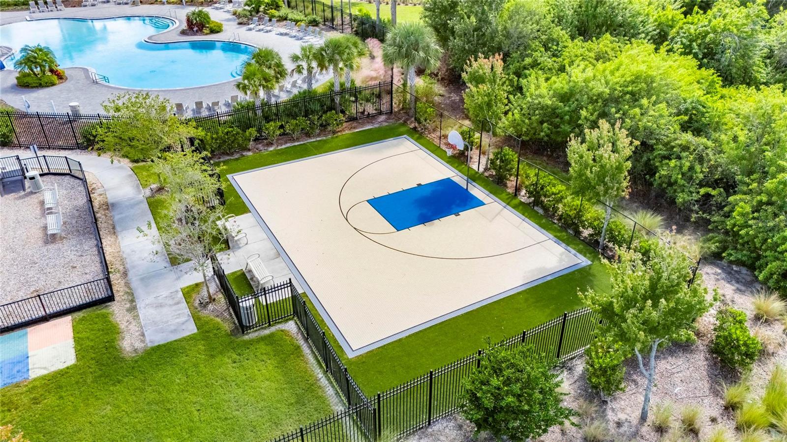 SOUTH FORK S & TR T - Residential Lease