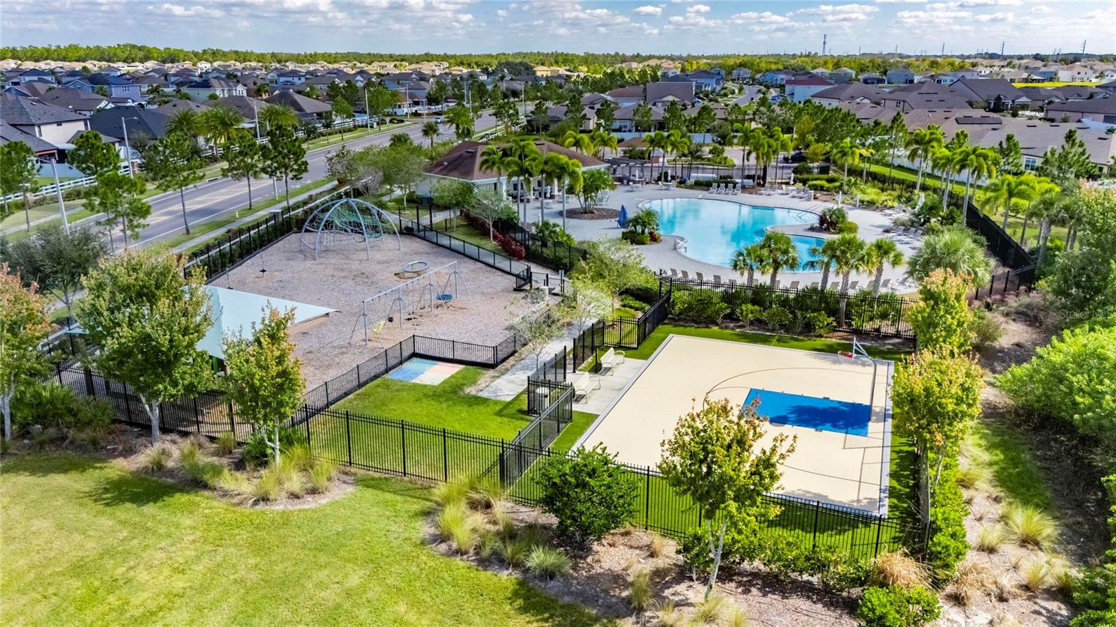 SOUTH FORK S & TR T - Residential Lease