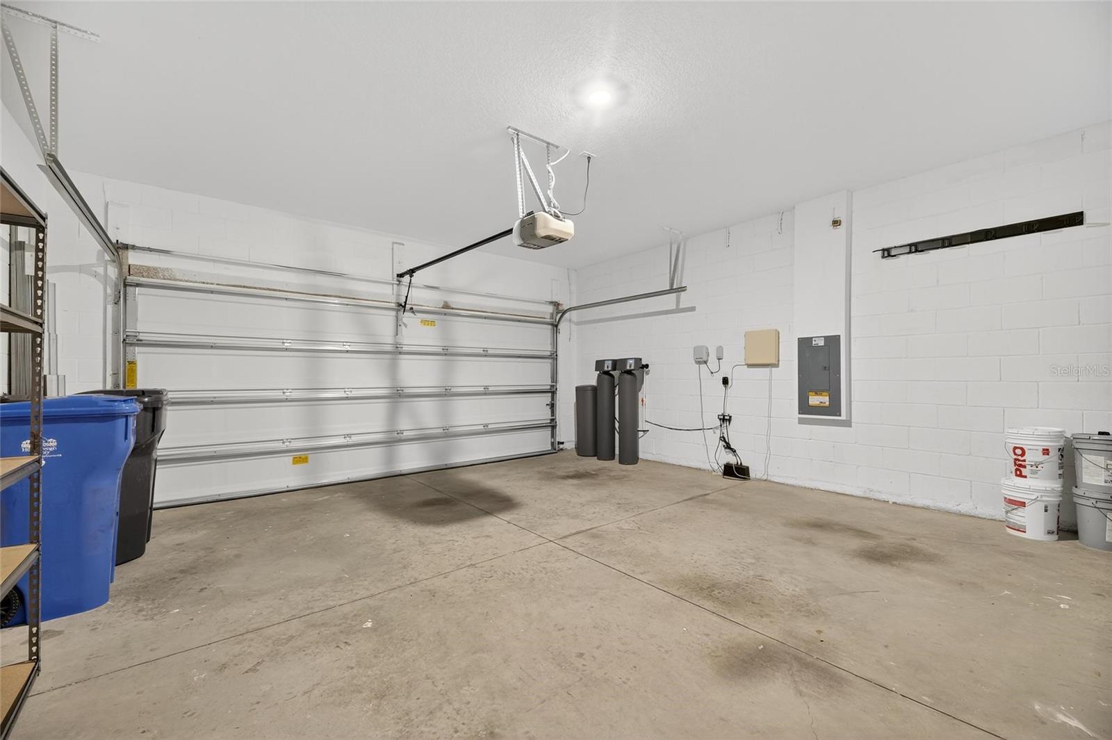 SOUTH FORK S & TR T - Residential Lease