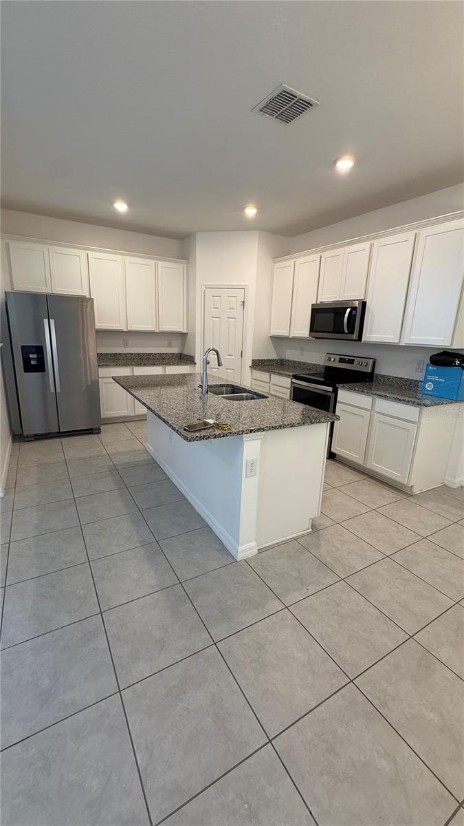 ARBORS/MDW WOODS - Residential Lease