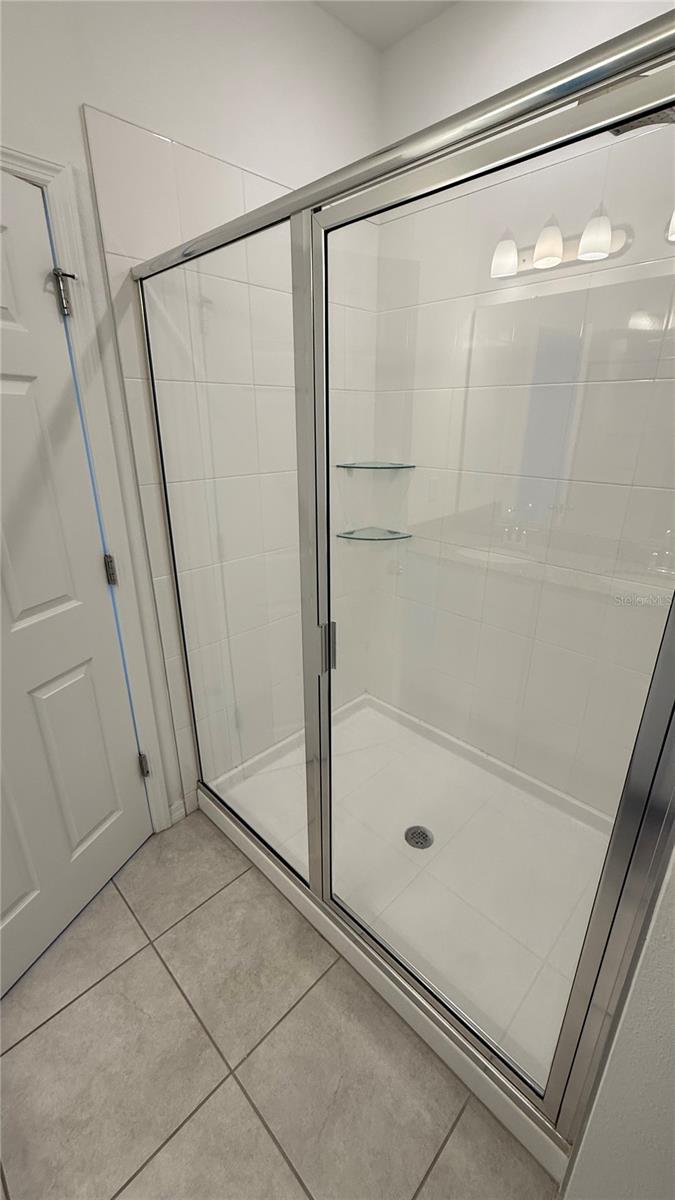 ARBORS/MDW WOODS - Residential Lease