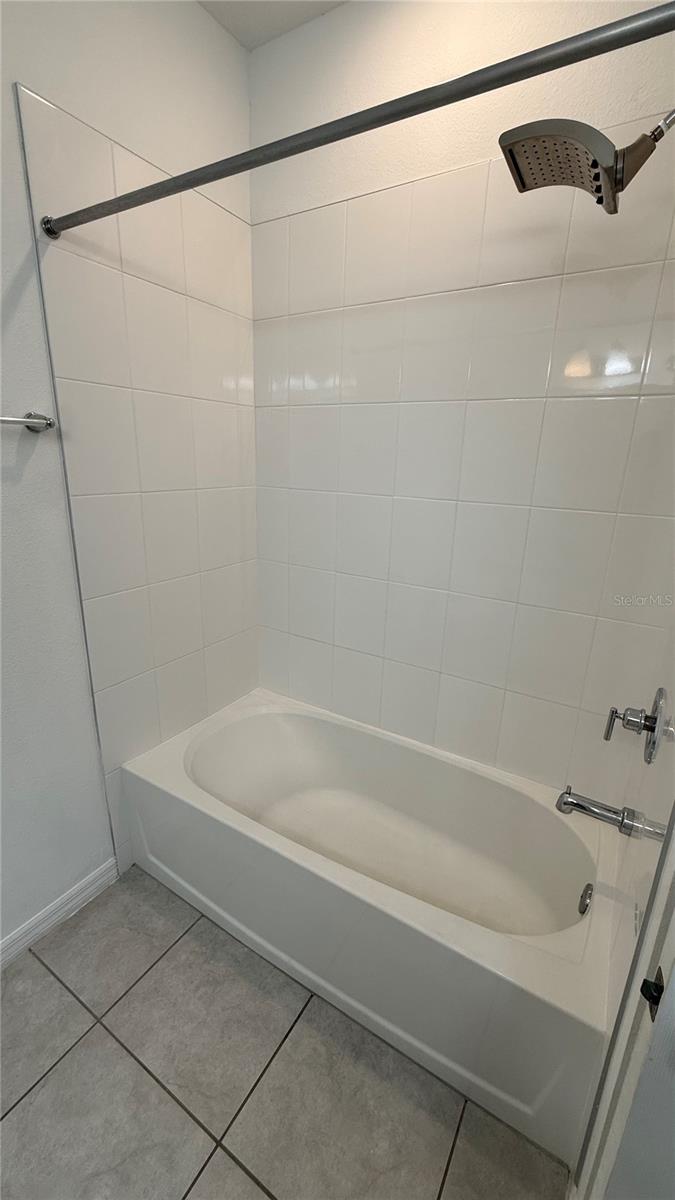 ARBORS/MDW WOODS - Residential Lease