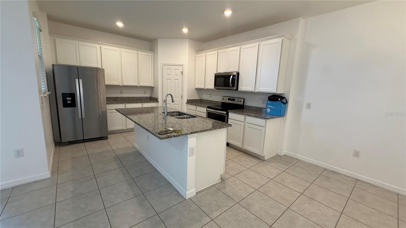 ARBORS/MDW WOODS - Residential Lease