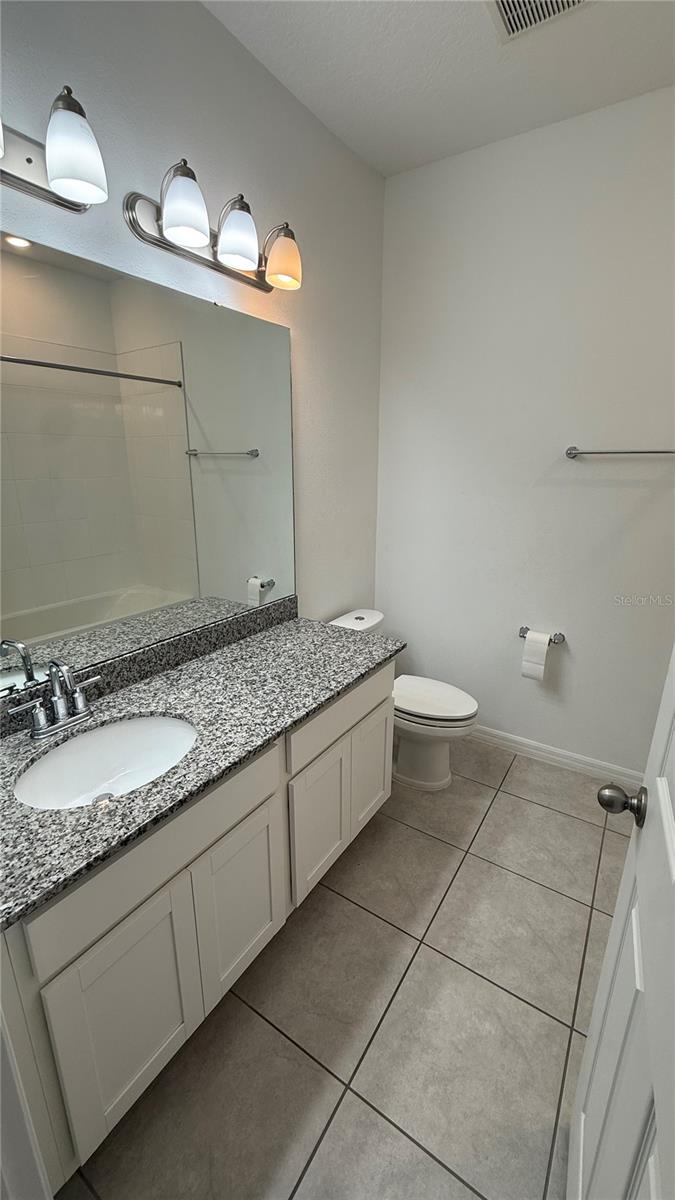 ARBORS/MDW WOODS - Residential Lease