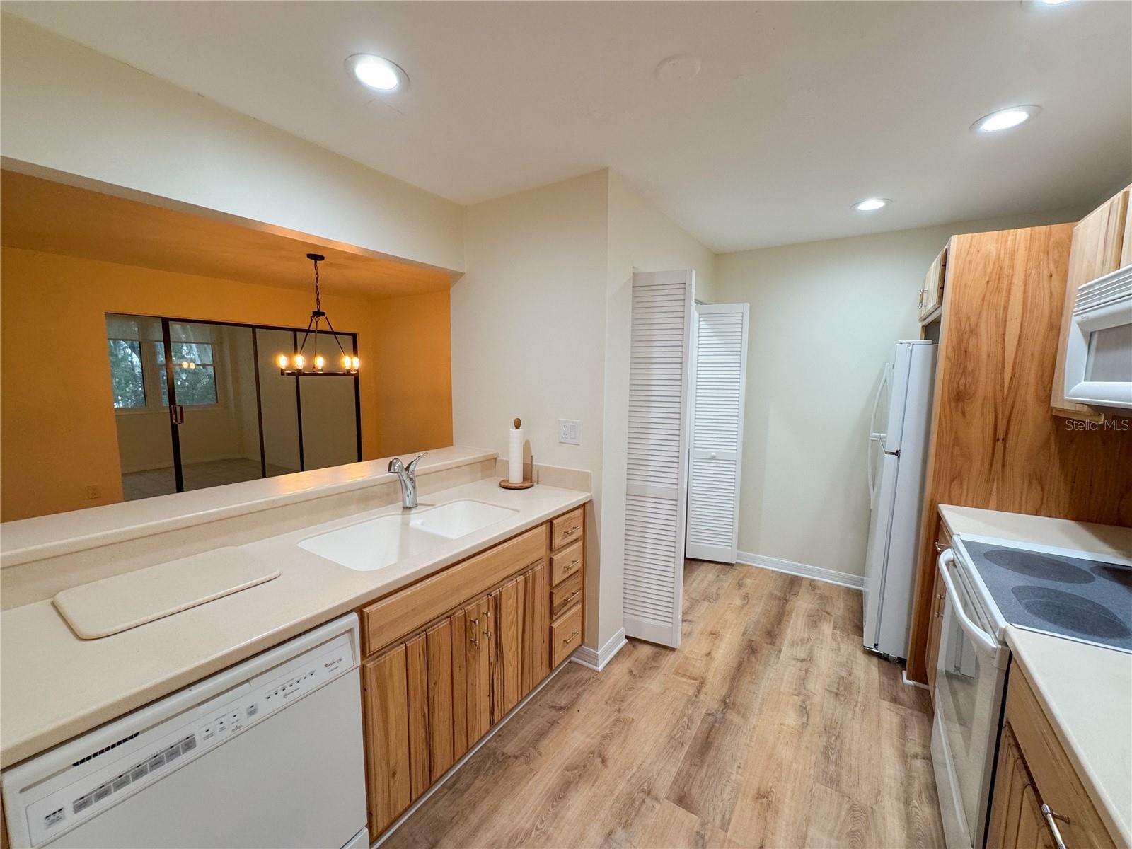 BIVENS LAKE ESTATE S - Residential