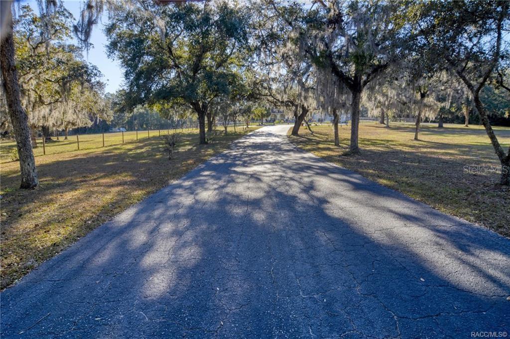 7424 N NATURE TRAIL