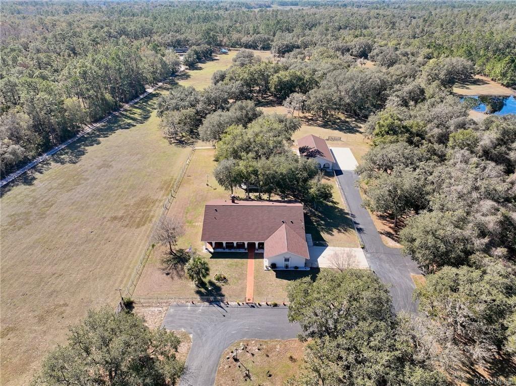7424 N NATURE TRAIL
