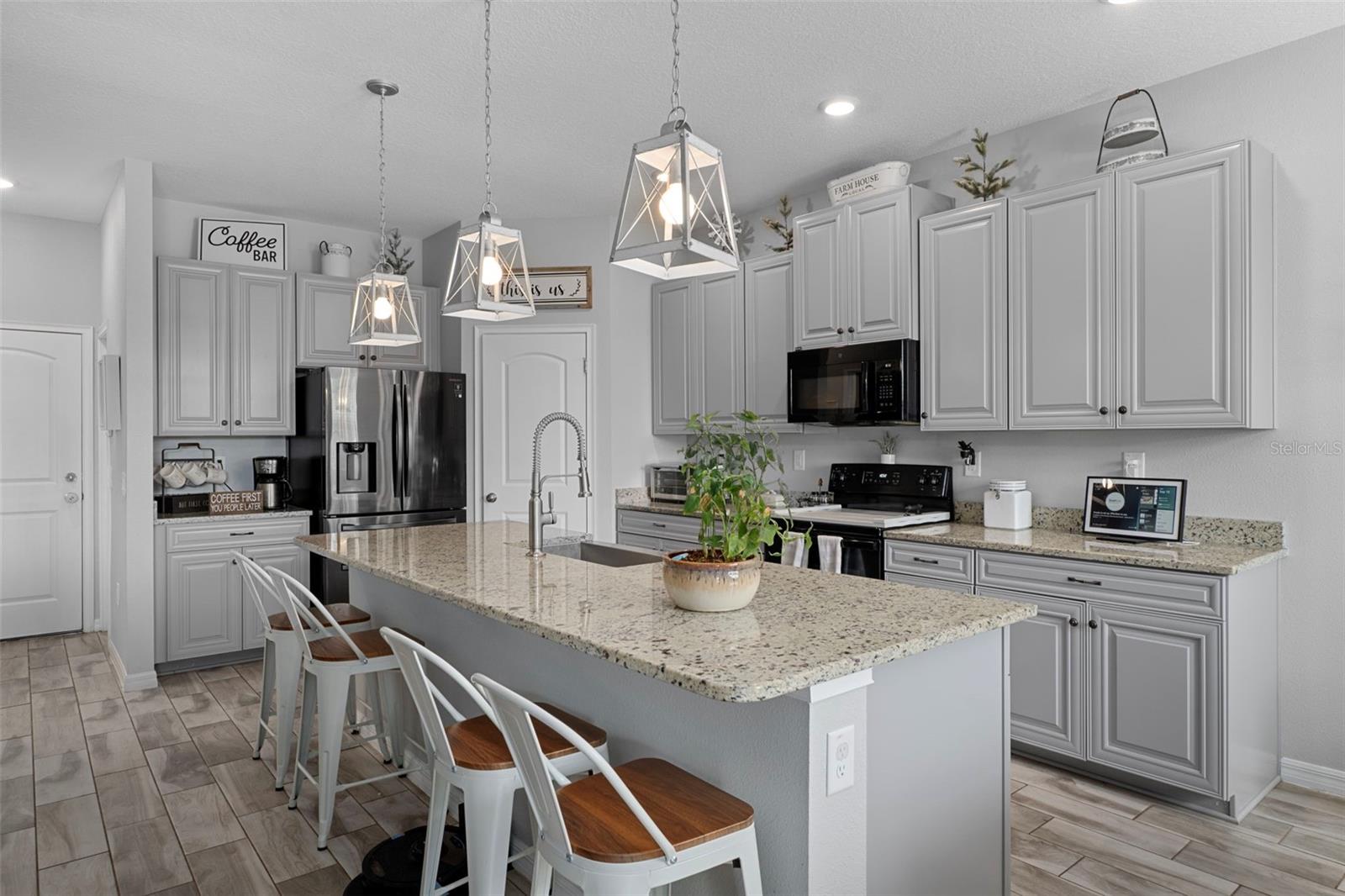 LAKESIDE PH 3 - Residential