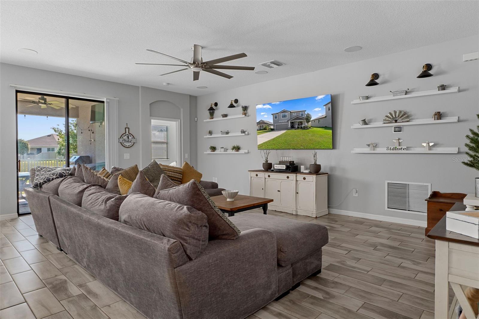 LAKESIDE PH 3 - Residential