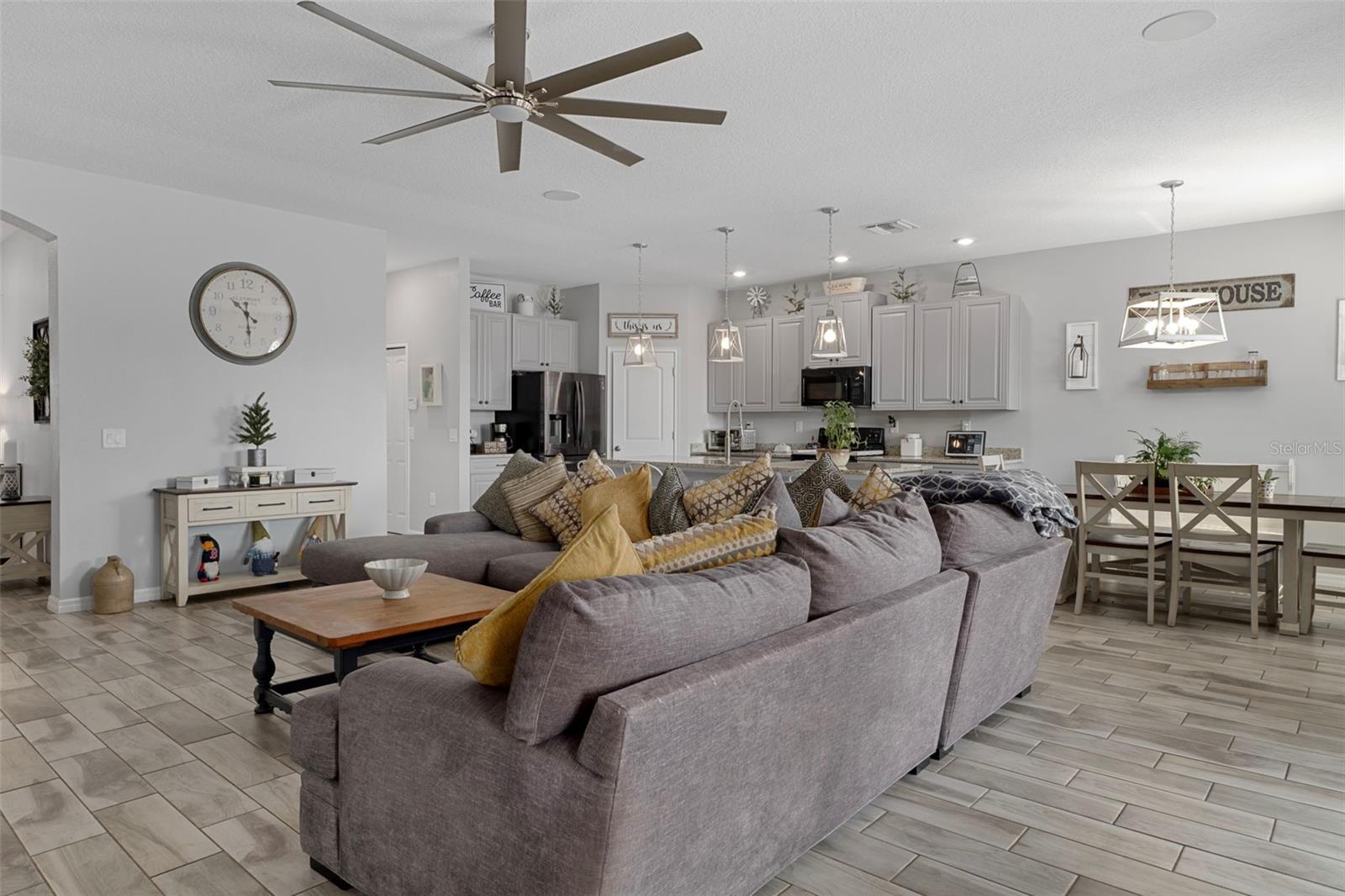 LAKESIDE PH 3 - Residential