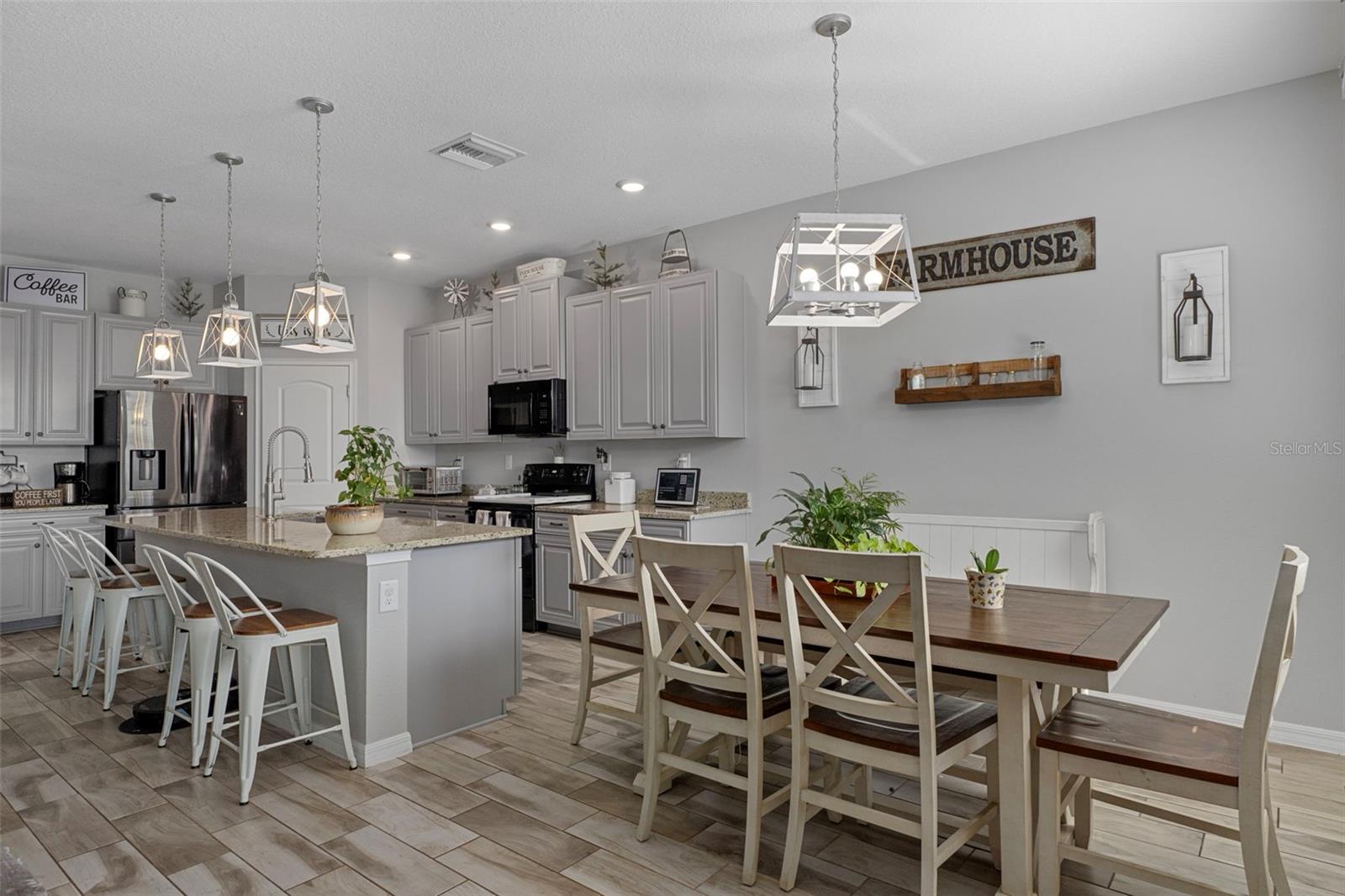 LAKESIDE PH 3 - Residential