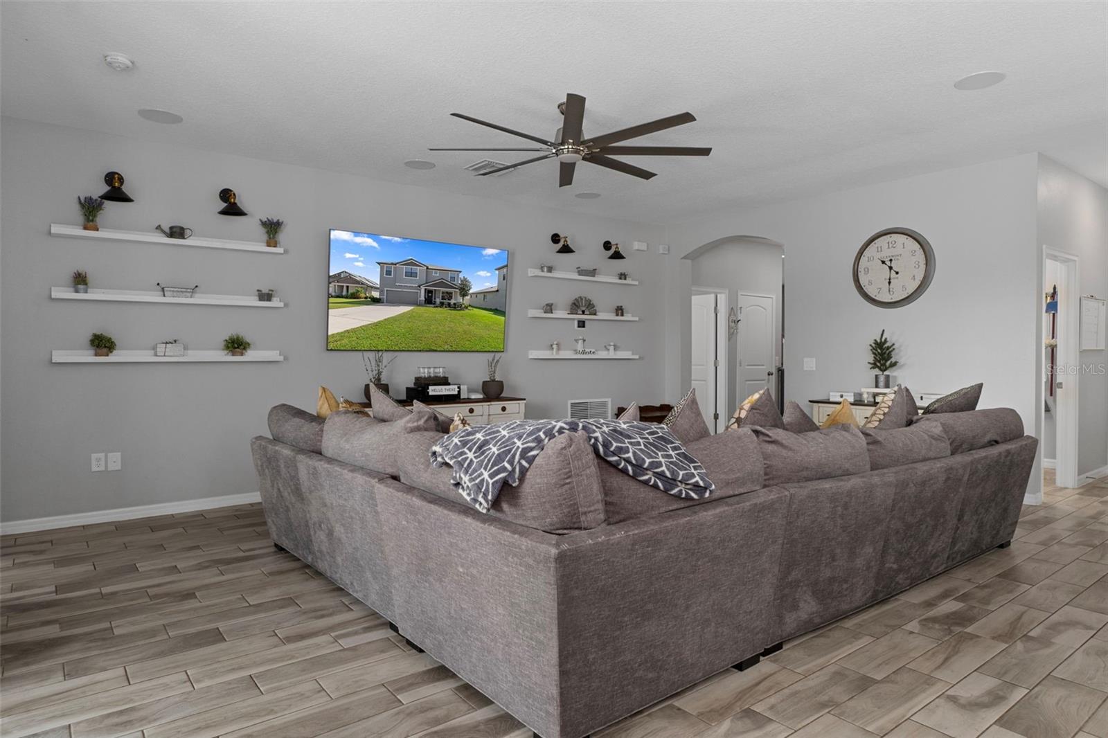 LAKESIDE PH 3 - Residential