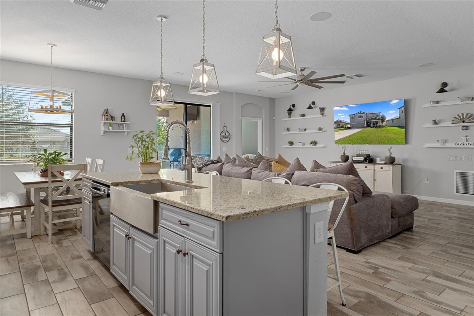 LAKESIDE PH 3 - Residential