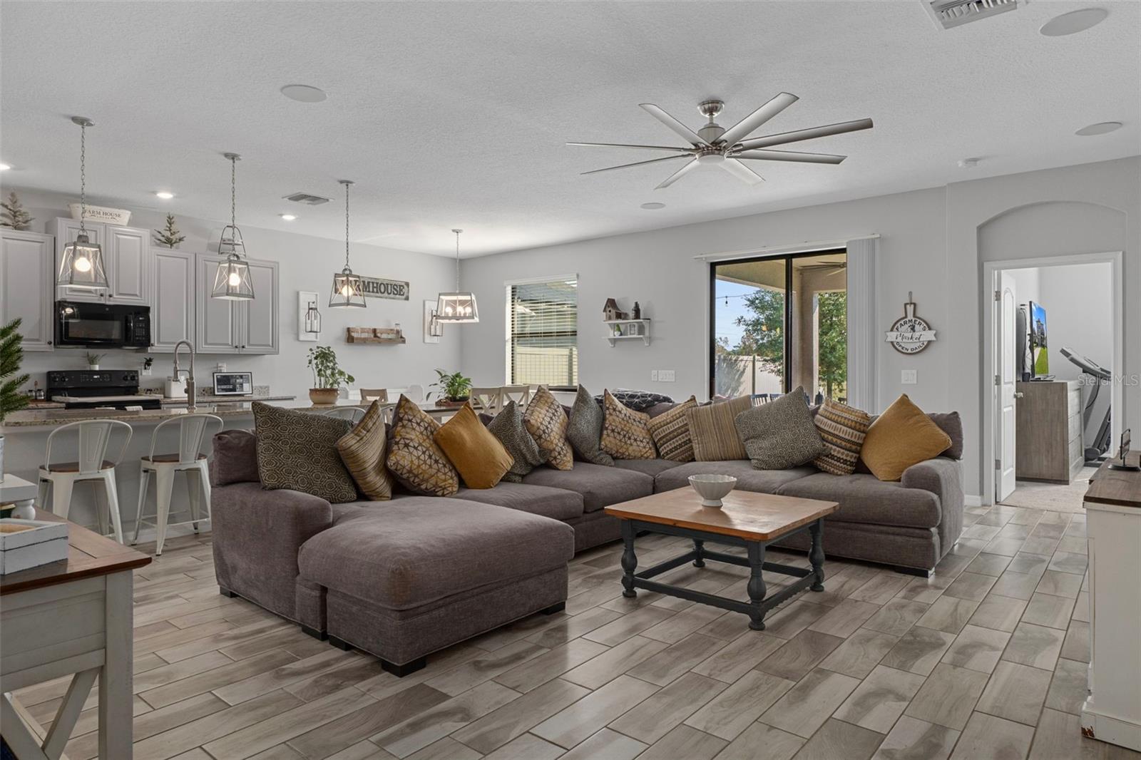 LAKESIDE PH 3 - Residential