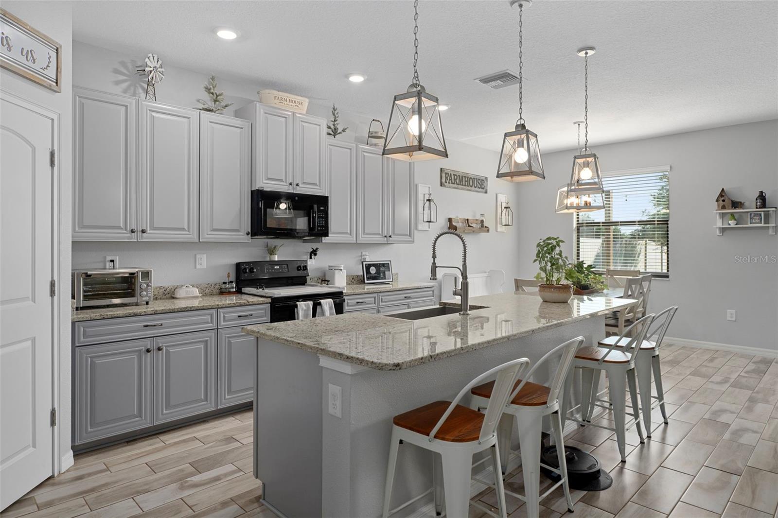 LAKESIDE PH 3 - Residential