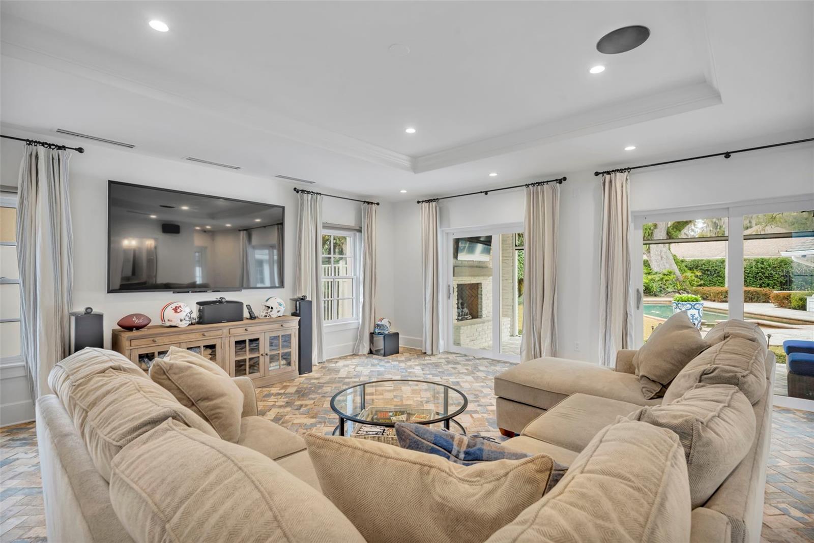 SICILIAN SHORES - Residential