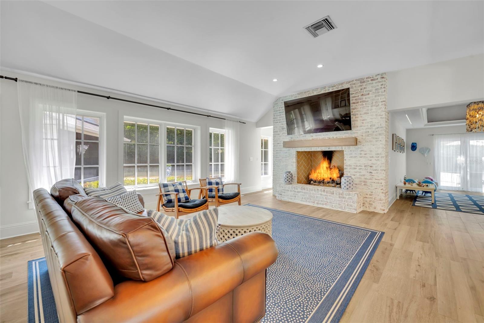 SICILIAN SHORES - Residential