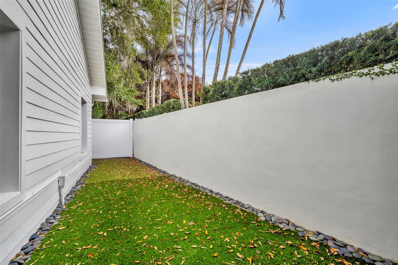 SICILIAN SHORES - Residential