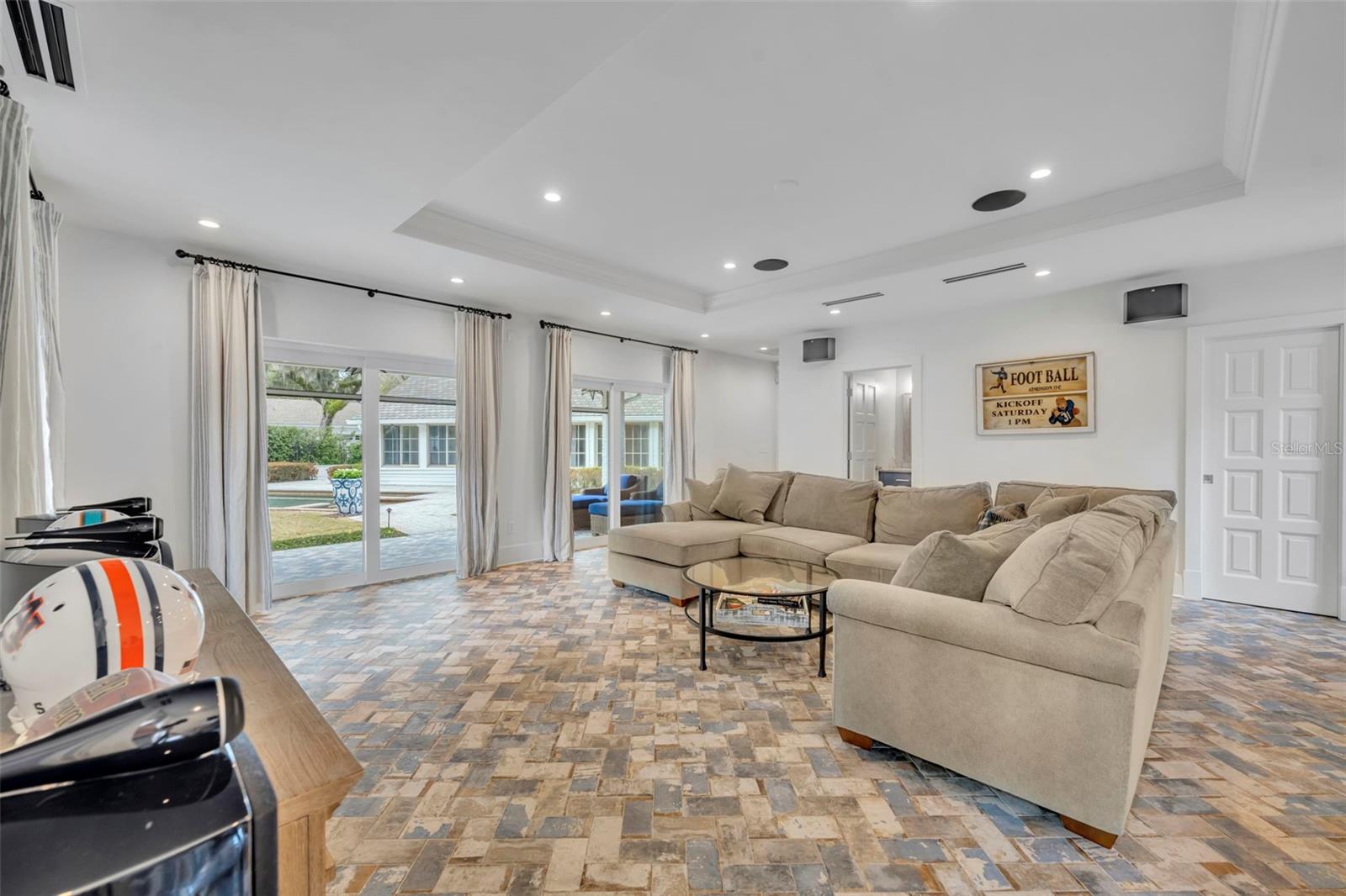 SICILIAN SHORES - Residential