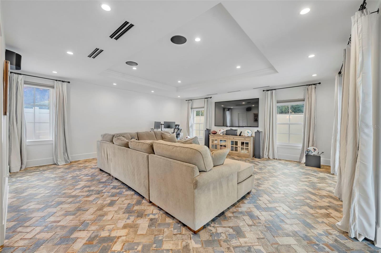 SICILIAN SHORES - Residential